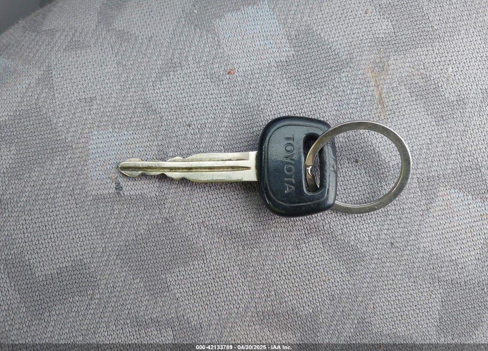 2001 TOYOTA ECHO VIN: JTDBT123110153890
