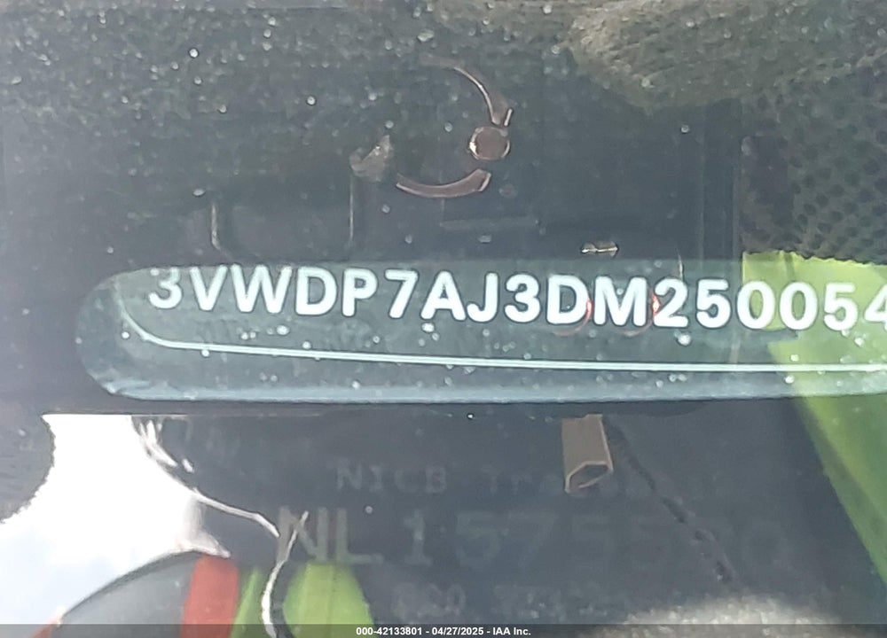 2013 VOLKSWAGEN JETTA 2.5L SE VIN: 3VWDP7AJ3DM250054