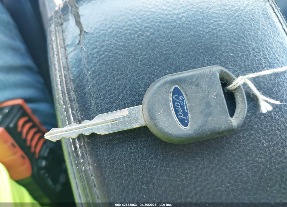 2003 FORD THUNDERBIRD VIN: 1FAHP60A33Y110451