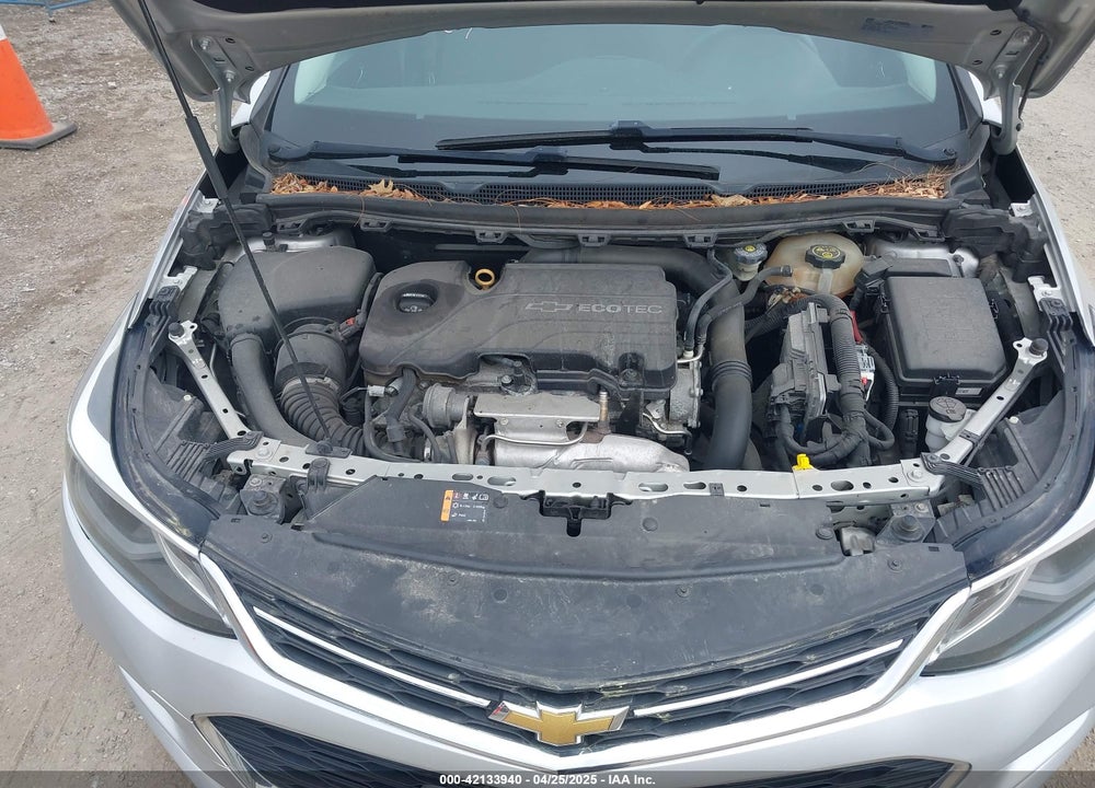 2017 CHEVROLET CRUZE VIN: 3G1BE6SM1HS579123