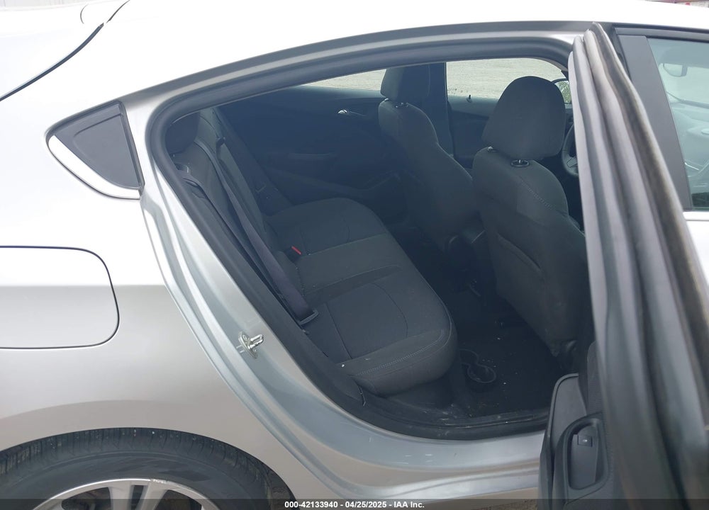 2017 CHEVROLET CRUZE VIN: 3G1BE6SM1HS579123