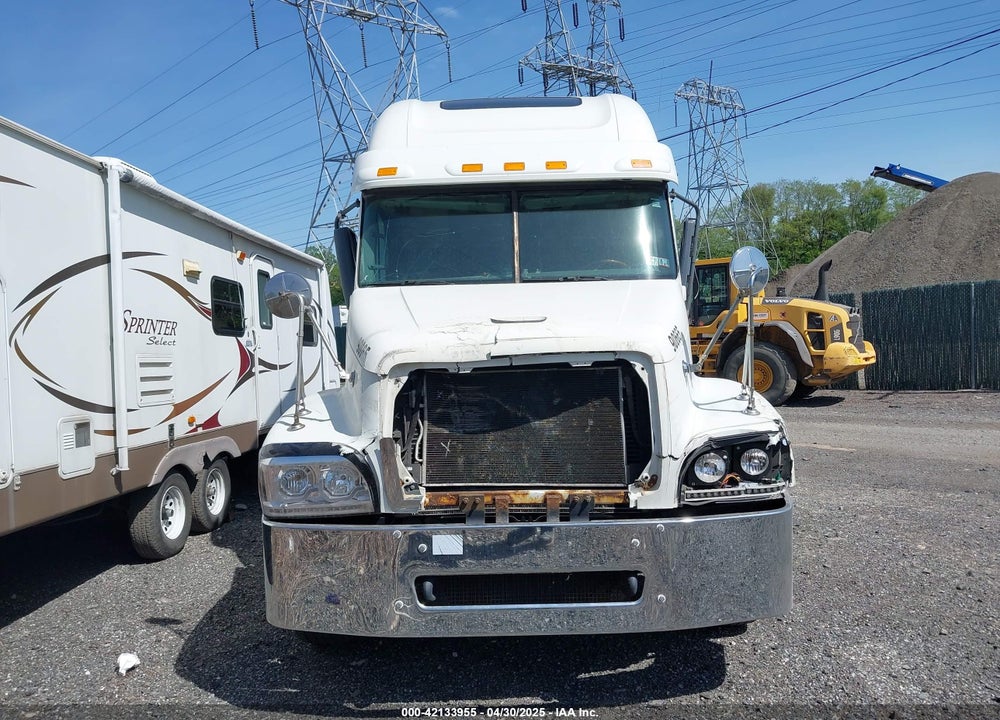 2005 FREIGHTLINER CONVENTIONAL ST120 VIN: 1FUJBBCK15LN51138