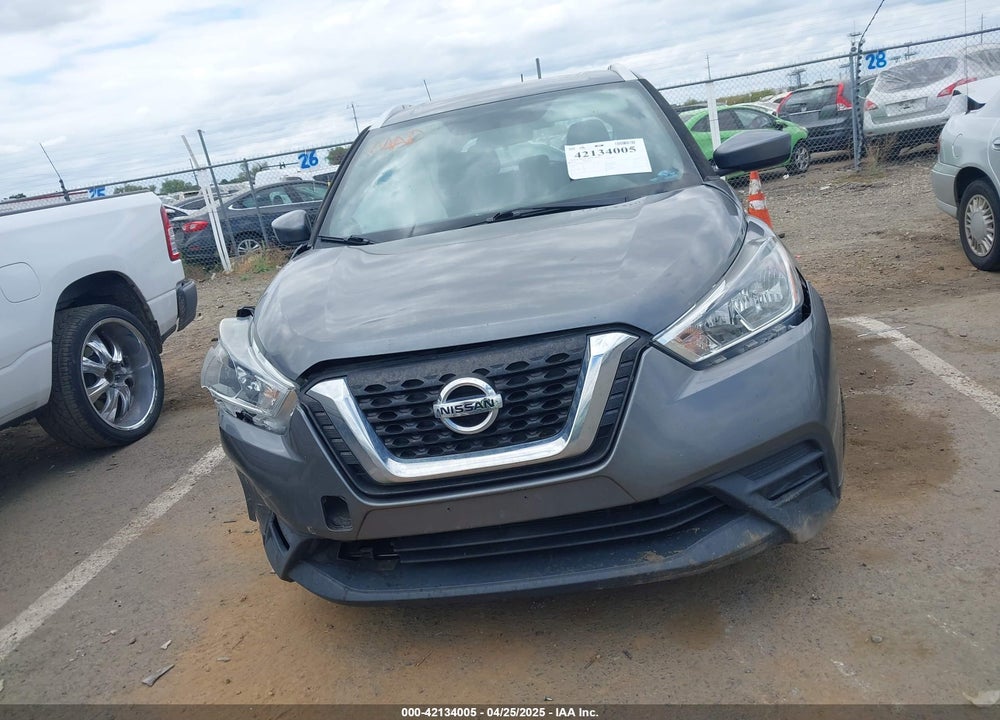 2018 NISSAN KICKS SV VIN: 3N1CP5CU2JL544768