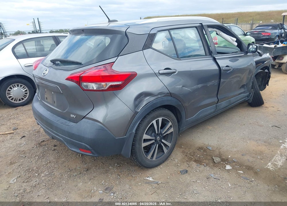2018 NISSAN KICKS SV VIN: 3N1CP5CU2JL544768