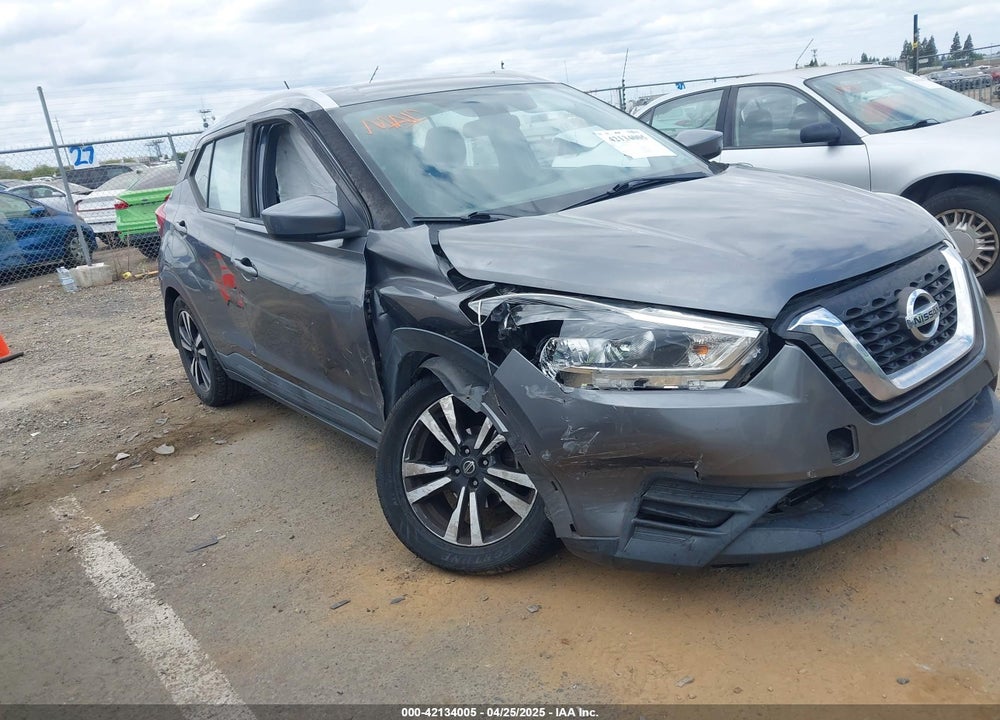 2018 NISSAN KICKS SV VIN: 3N1CP5CU2JL544768