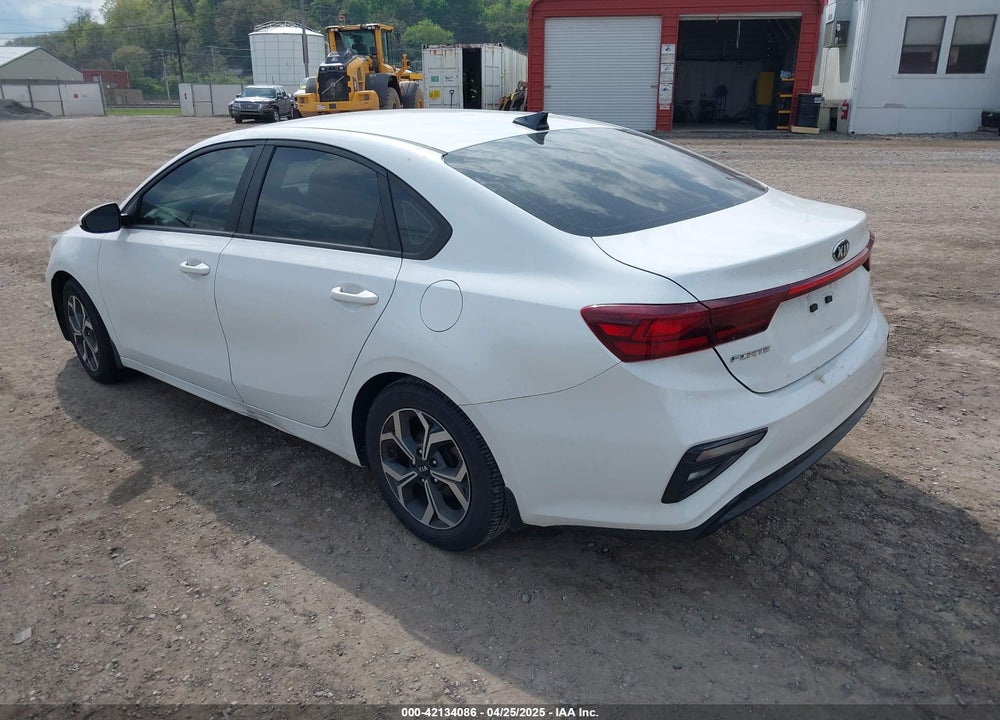 2021 KIA FORTE VIN: 3KPF24AD4ME313658