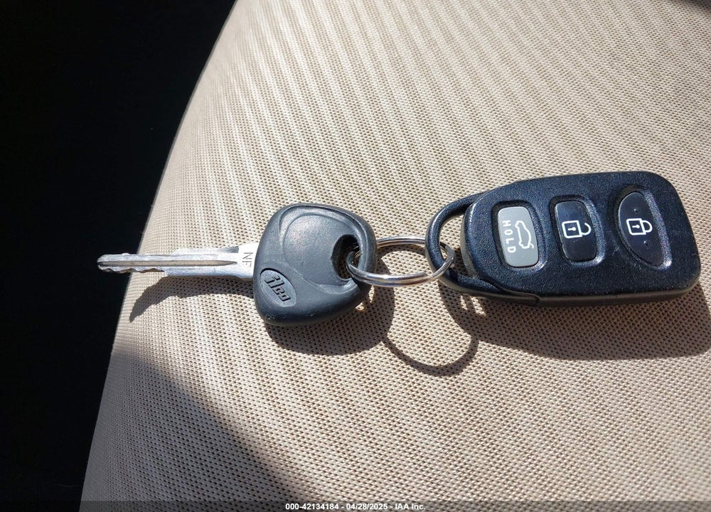 2013 HYUNDAI ELANTRA GLS VIN: KMHDH4AE5DU805207