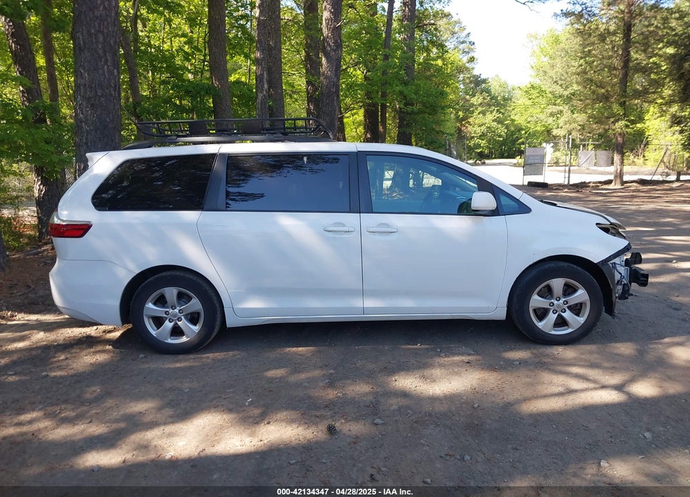 2016 TOYOTA SIENNA LE 8 PASSENGER VIN: 5TDKK3DC4GS690593