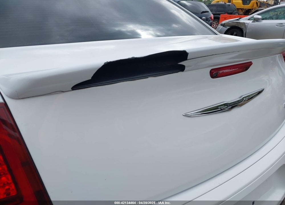 2016 CHRYSLER 300 VIN: 2C3CCAGG3GH183028
