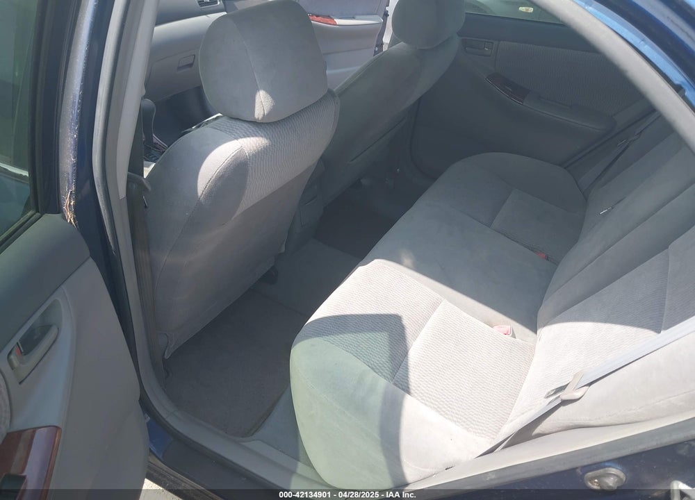 2005 TOYOTA COROLLA LE VIN: 2T1BR32E15C337055