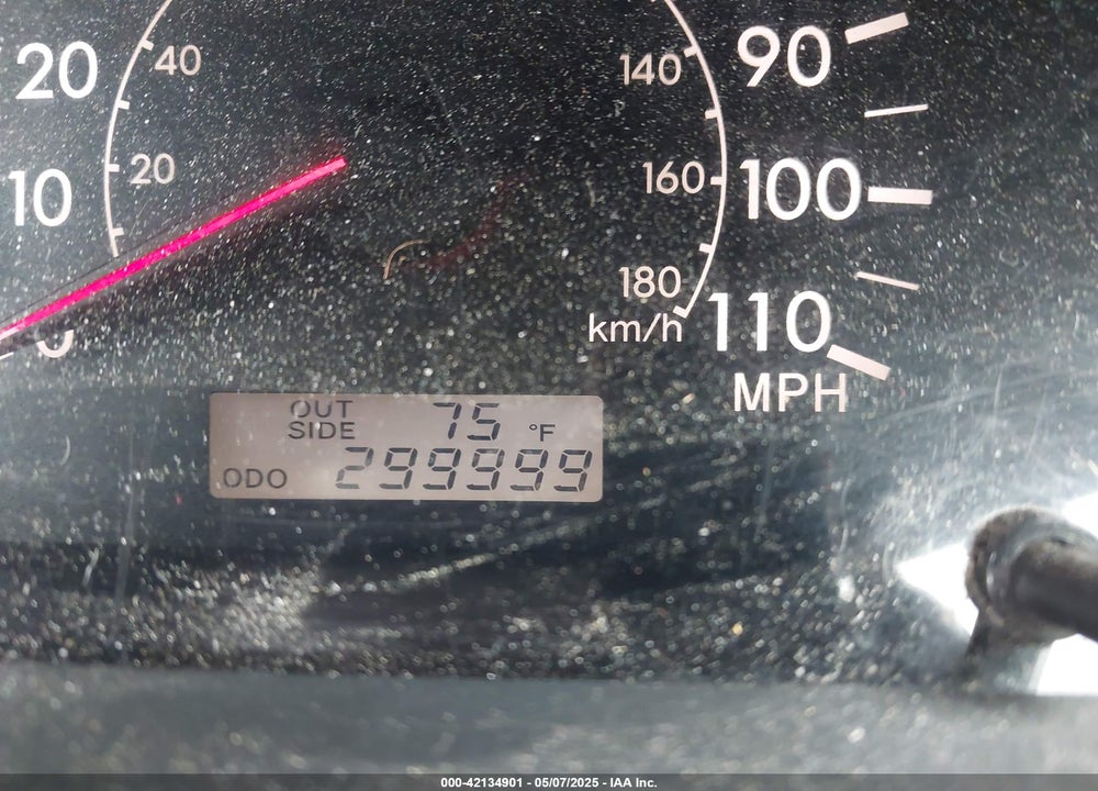 2005 TOYOTA COROLLA LE VIN: 2T1BR32E15C337055