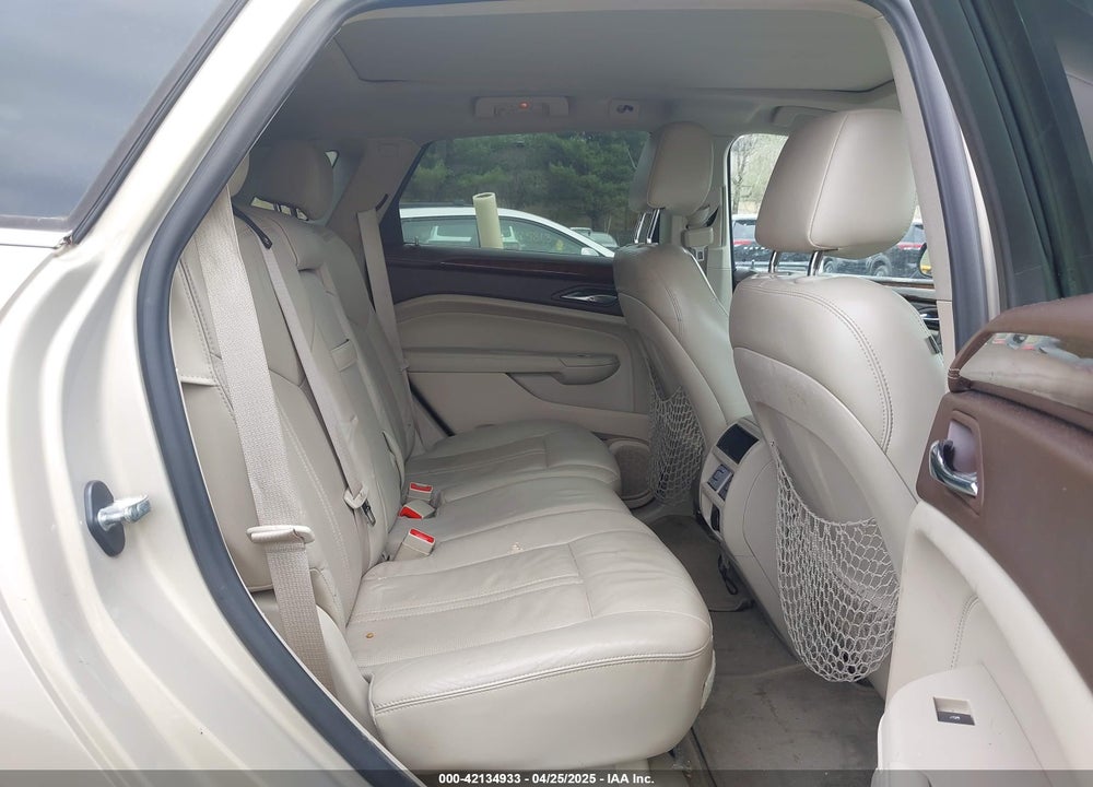 2011 CADILLAC SRX LUXURY COLLECTION VIN: 3GYFNAEY4BS663447
