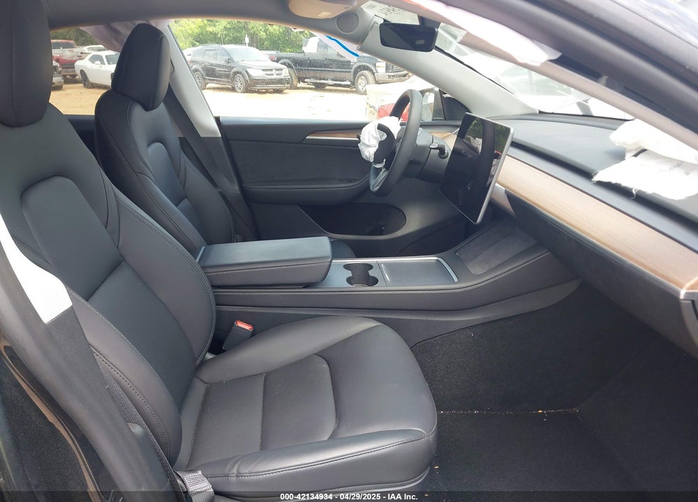2024 TESLA MODEL Y VIN: 7SAYGDEE8RF988950