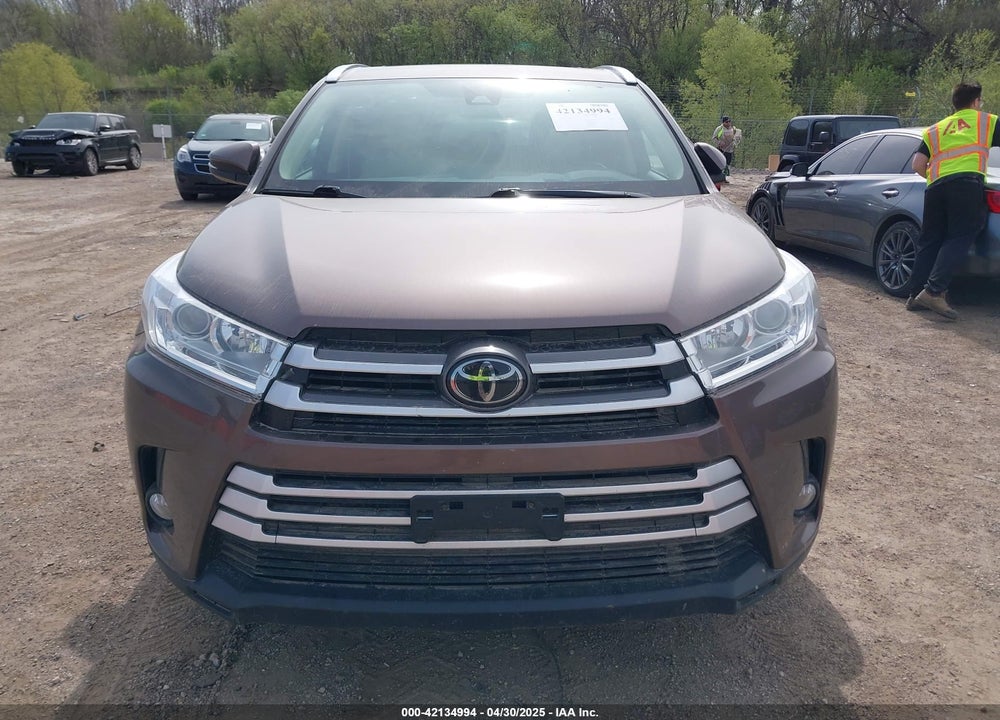 2017 TOYOTA HIGHLANDER VIN: 5TDJZRFH4HS483304