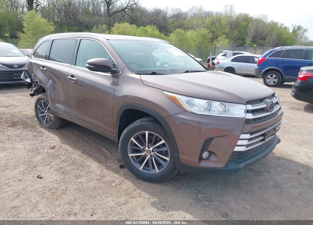2017 TOYOTA HIGHLANDER VIN: 5TDJZRFH4HS483304
