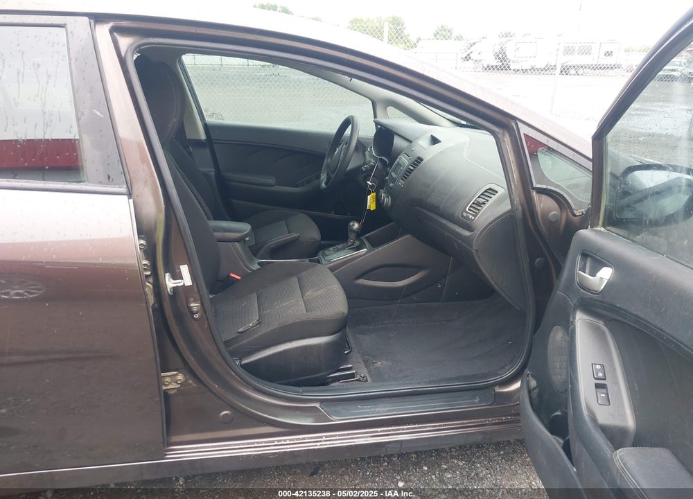 2017 KIA FORTE LX VIN: 3KPFK4A73HE011407