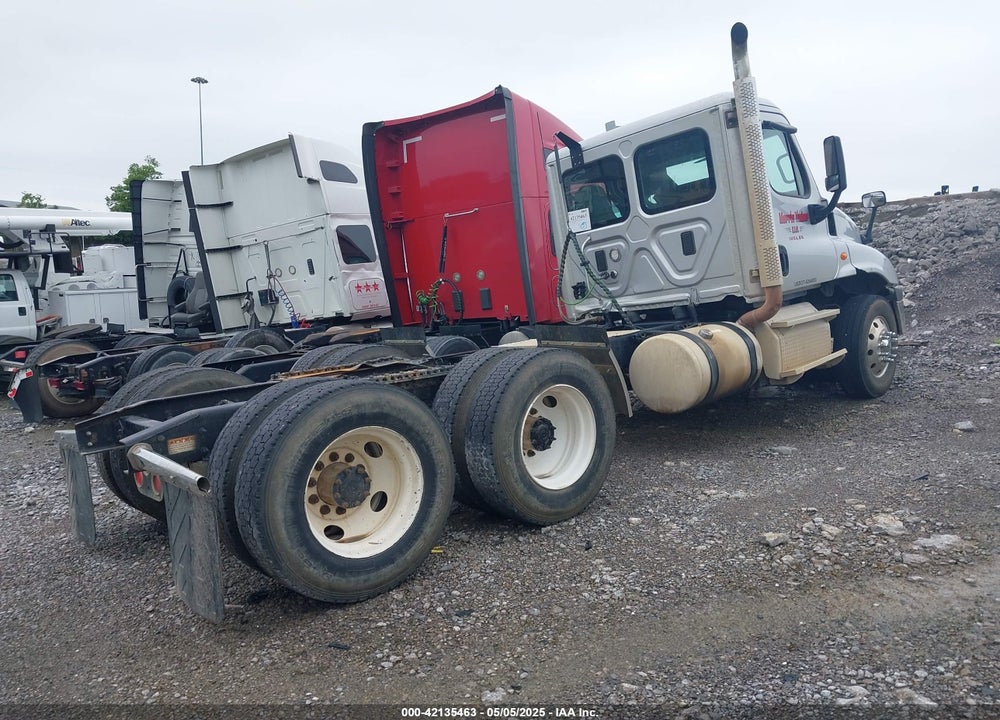 2017 FREIGHTLINER CASCADIA 125 --- VIN: 3AKJGEDR9HSHX4294