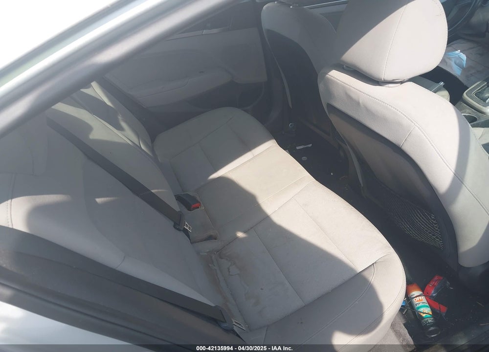 2018 HYUNDAI ELANTRA VIN: 5NPD84LF5JH389868