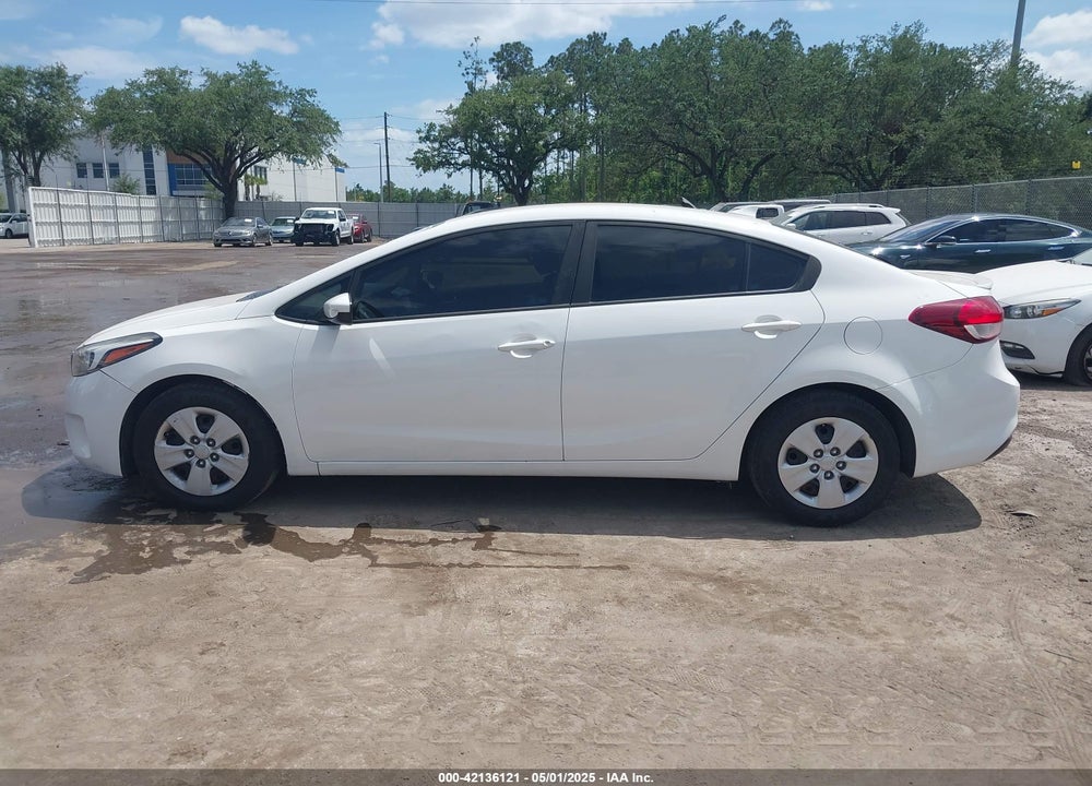 2017 KIA FORTE VIN: 3KPFL4A72HE116324