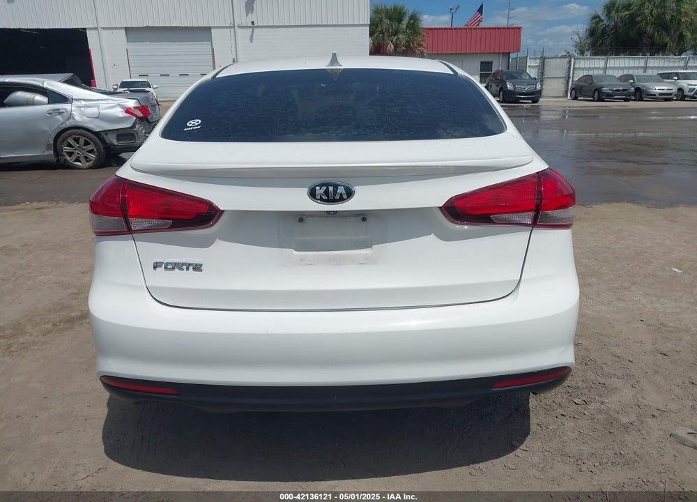 2017 KIA FORTE VIN: 3KPFL4A72HE116324