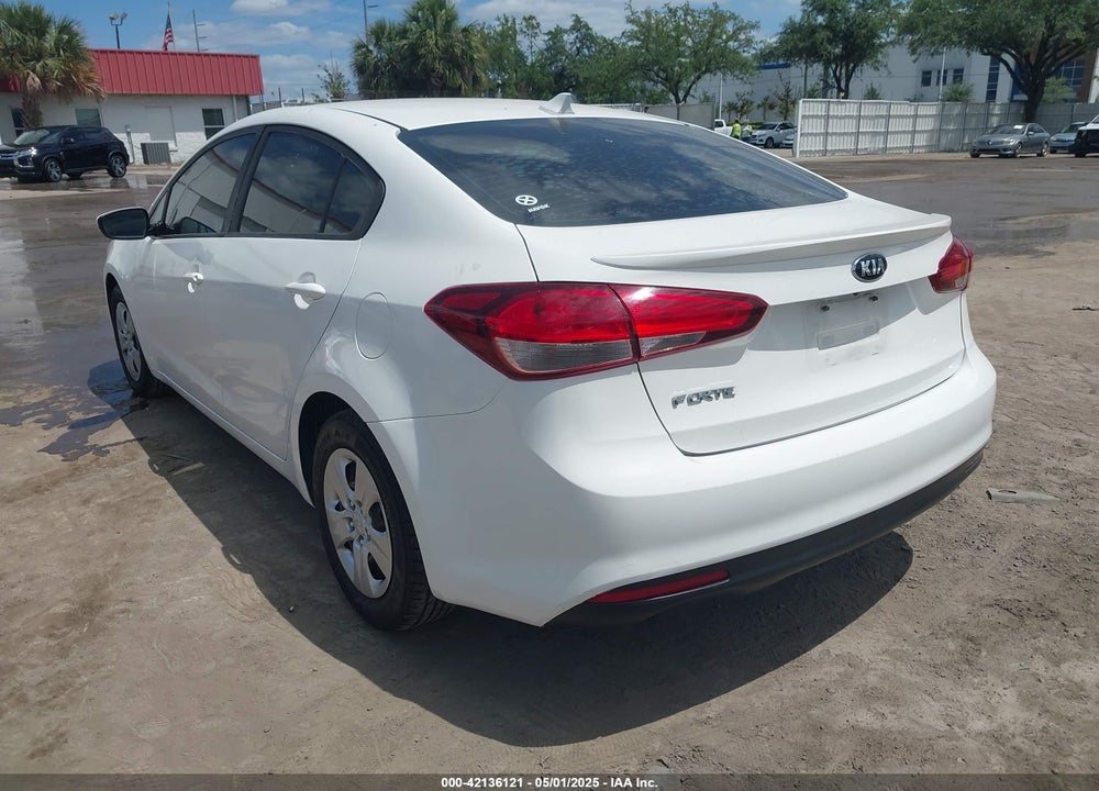 2017 KIA FORTE VIN: 3KPFL4A72HE116324