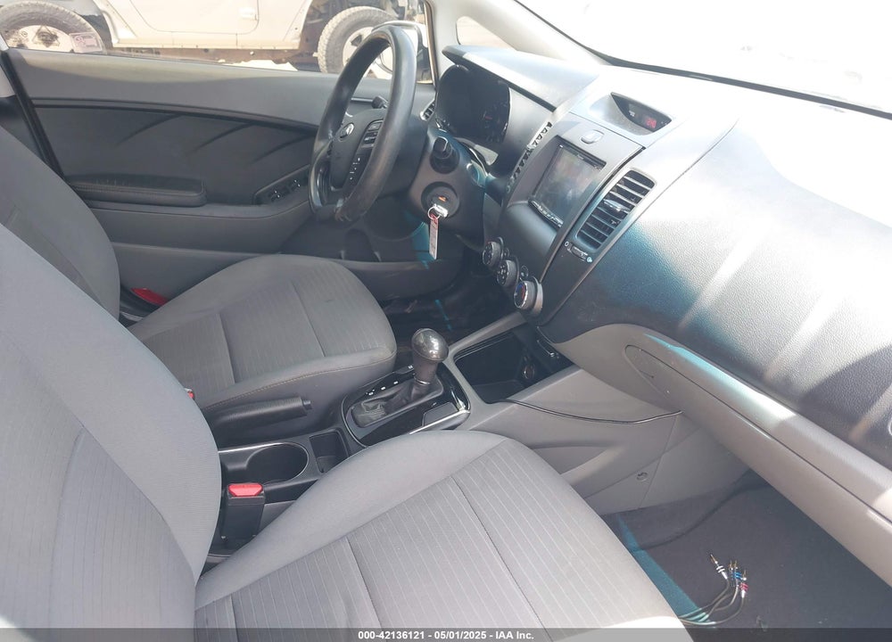 2017 KIA FORTE VIN: 3KPFL4A72HE116324