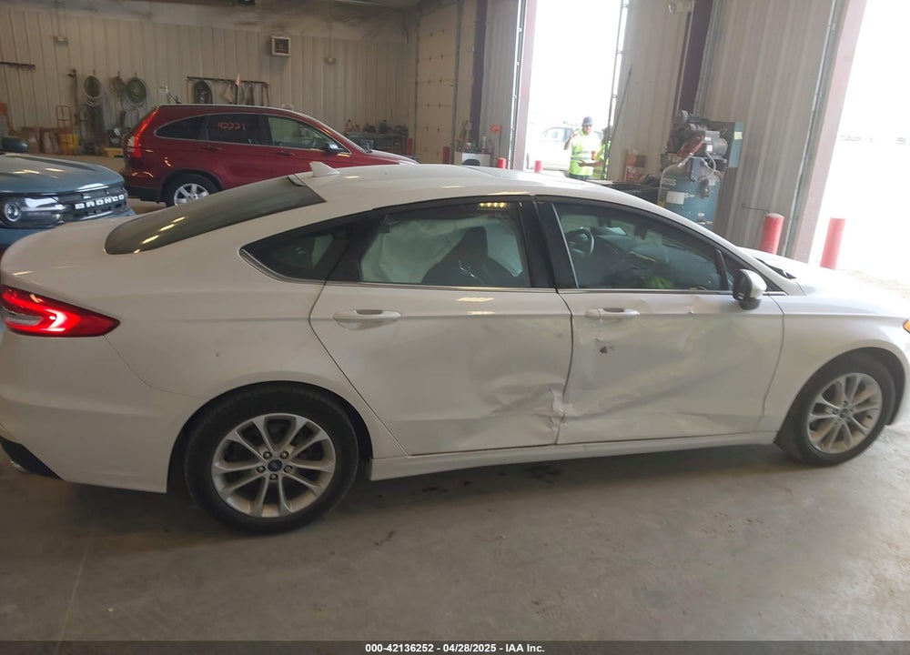 2020 FORD FUSION VIN: 3FA6P0HD4LR165511