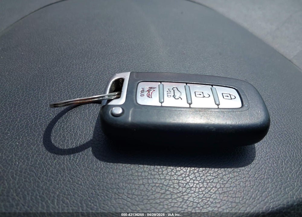 2011 HYUNDAI SONATA SE VIN: 5NPEC4AC4BH211270