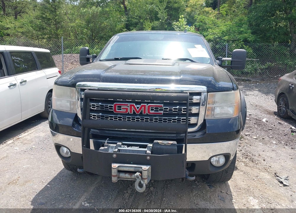 2013 GMC SIERRA 2500HD SLT VIN: 1GT121E82DF120632