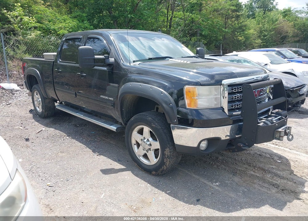 2013 GMC SIERRA 2500HD SLT VIN: 1GT121E82DF120632