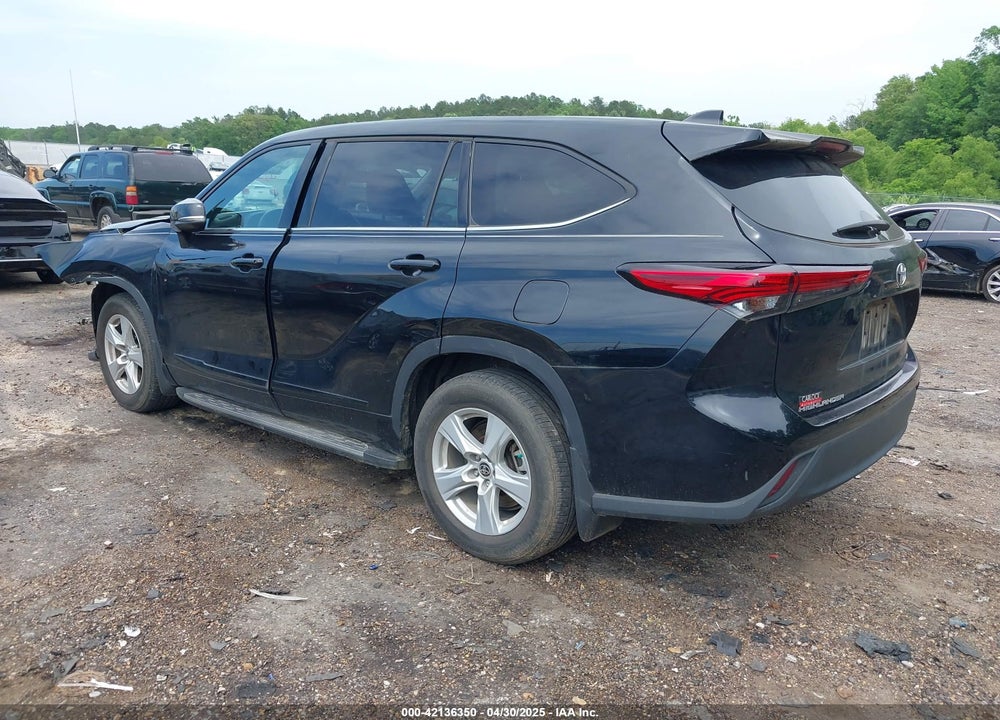 2022 TOYOTA HIGHLANDER LE VIN: 5TDZZRAH3NS558032