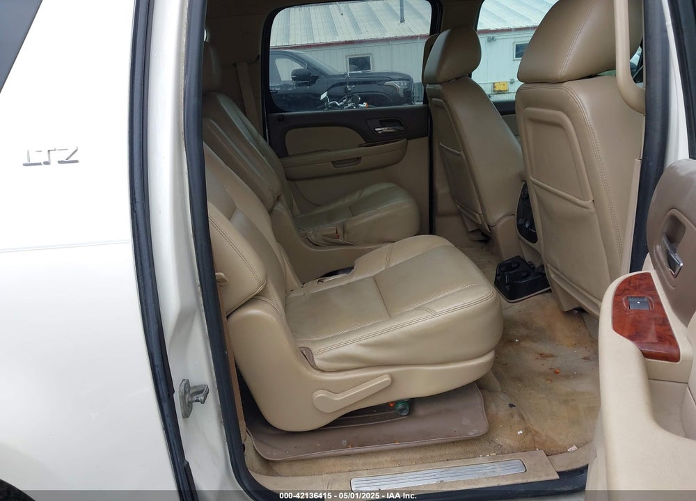 2013 CHEVROLET SUBURBAN 1500 VIN: 1GNSKKE76DR185653