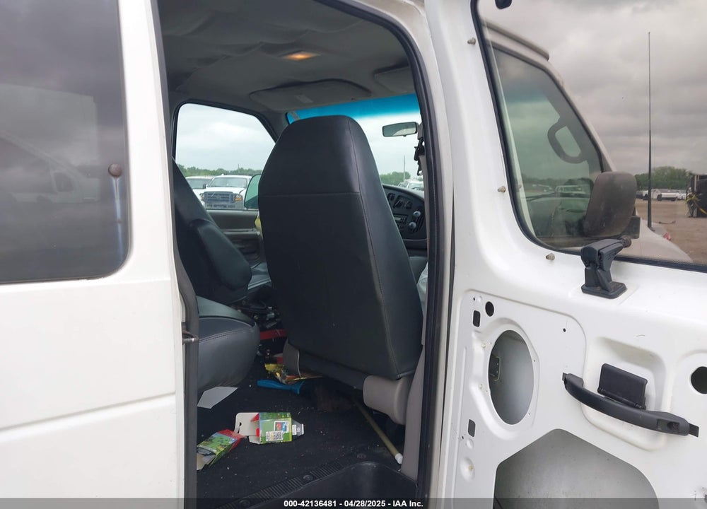2001 FORD E-350 SUPER DUTY VIN: 1FBSS31S31HA23610