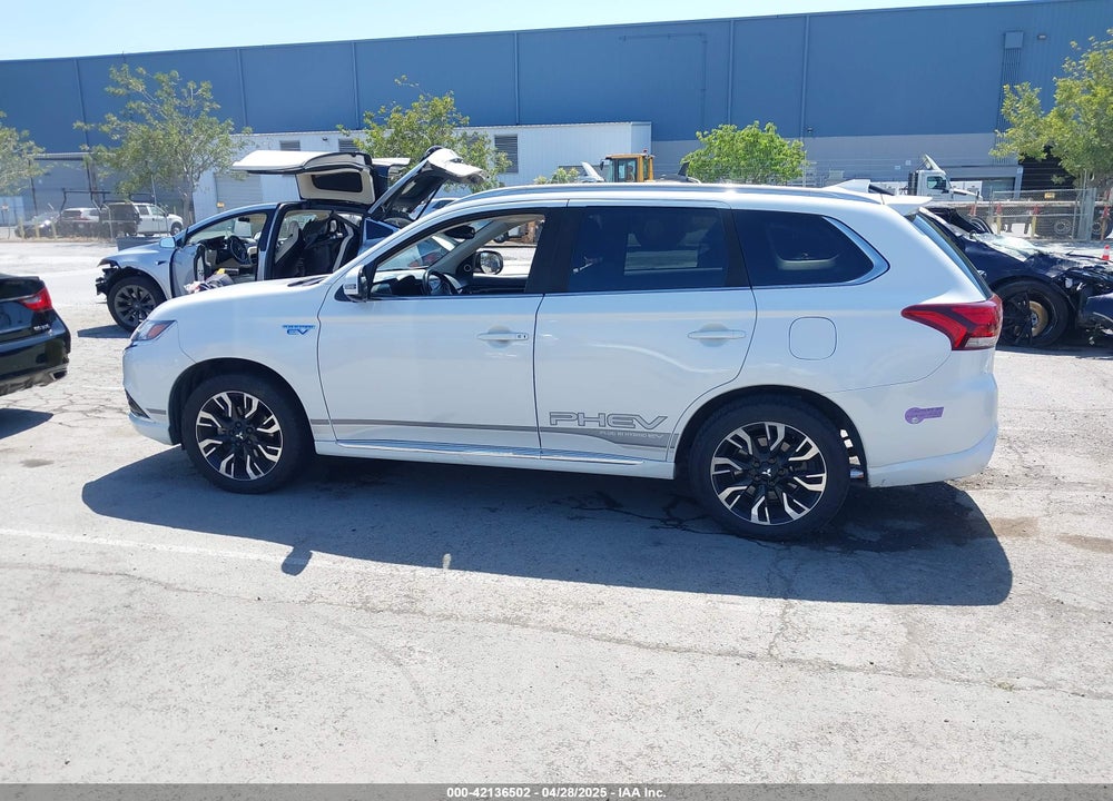 2018 MITSUBISHI OUTLANDER PHEV GT VIN: JA4J24A5XJZ065607