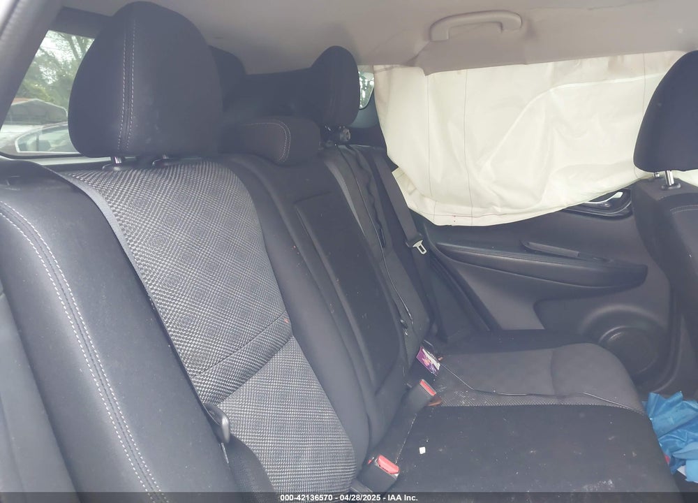 2017 NISSAN ROGUE SPORT VIN: JN1BJ1CP5HW016436