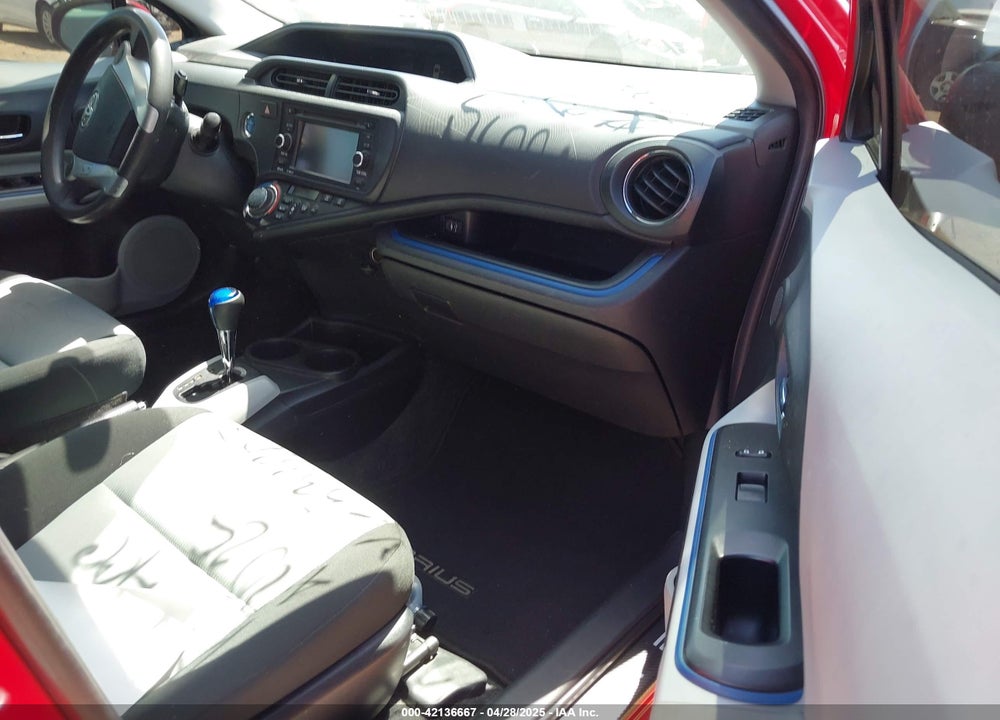 2013 TOYOTA PRIUS C VIN: JTDKDTB3XD1533205