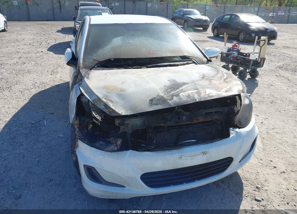 2015 HYUNDAI ACCENT VIN: KMHCT4AE1FU827413