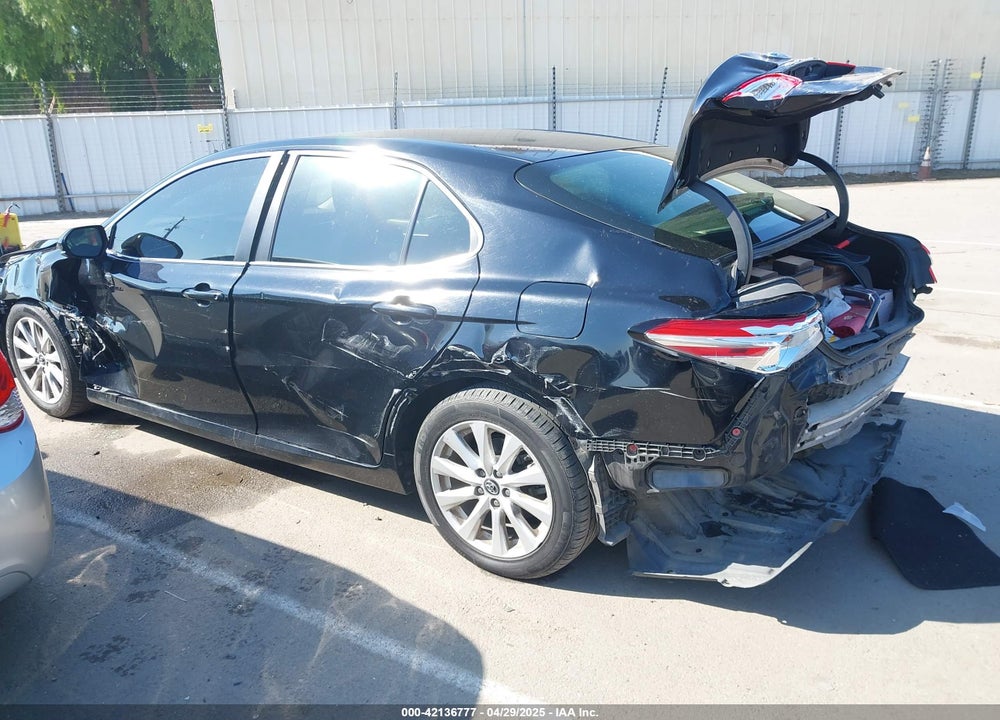2018 TOYOTA CAMRY VIN: 4T1B11HK7JU601879
