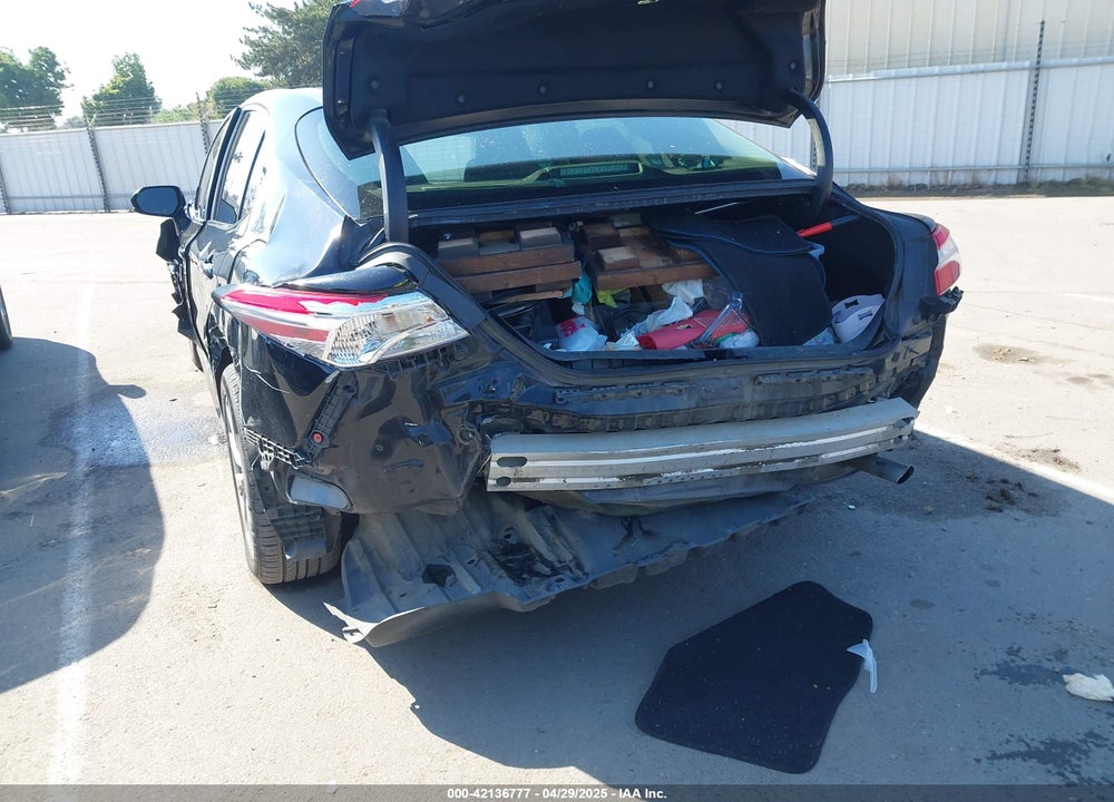 2018 TOYOTA CAMRY VIN: 4T1B11HK7JU601879
