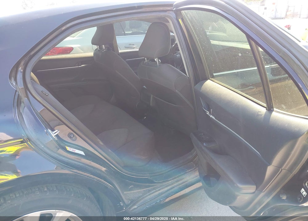 2018 TOYOTA CAMRY VIN: 4T1B11HK7JU601879