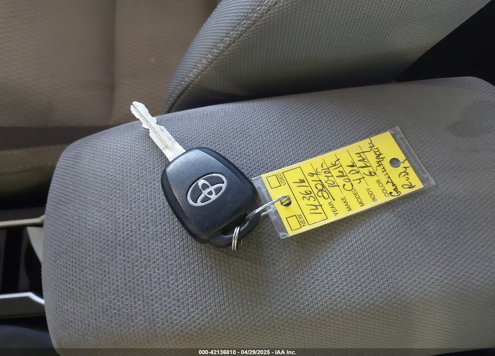 2019 TOYOTA COROLLA LE VIN: 2T1BURHE3KC143616
