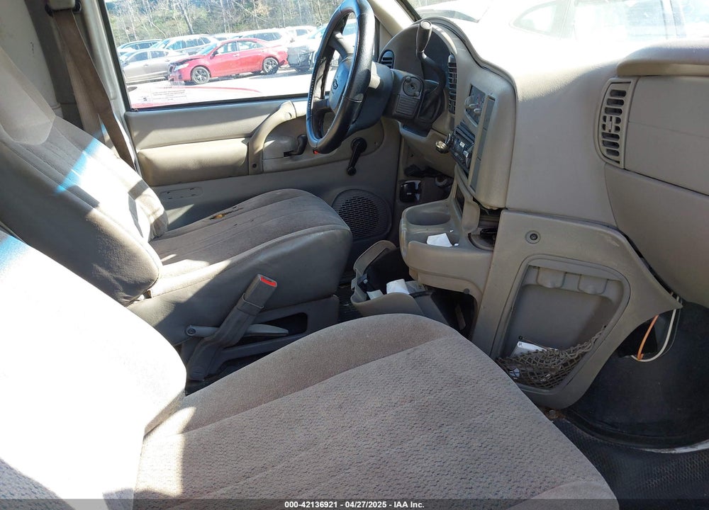 2005 CHEVROLET ASTRO VIN: 1GCDL19X85B131607