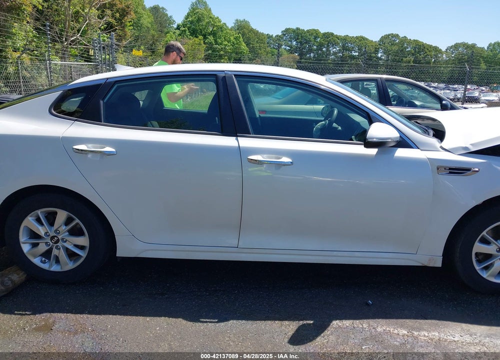 2018 KIA OPTIMA LX VIN: 5XXGT4L32JG193464