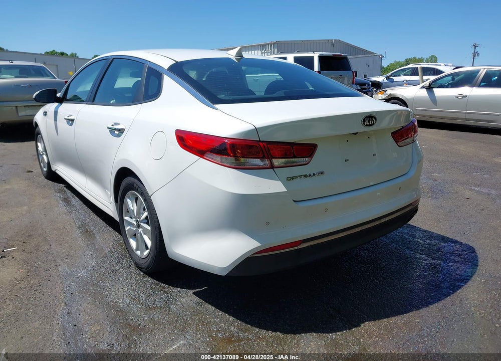 2018 KIA OPTIMA LX VIN: 5XXGT4L32JG193464