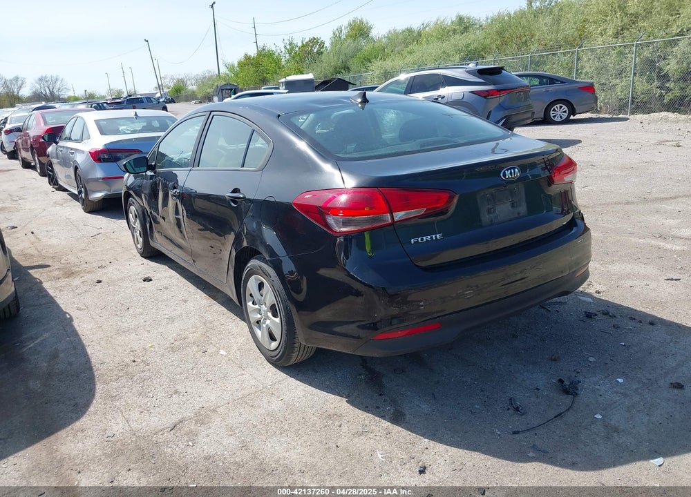 2017 KIA FORTE VIN: 3KPFL4A75HE076322