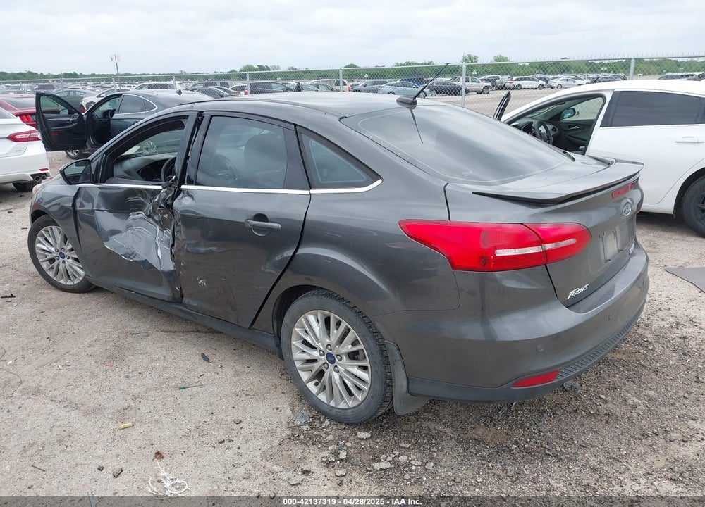 2016 FORD FOCUS VIN: 1FADP3J21GL260145