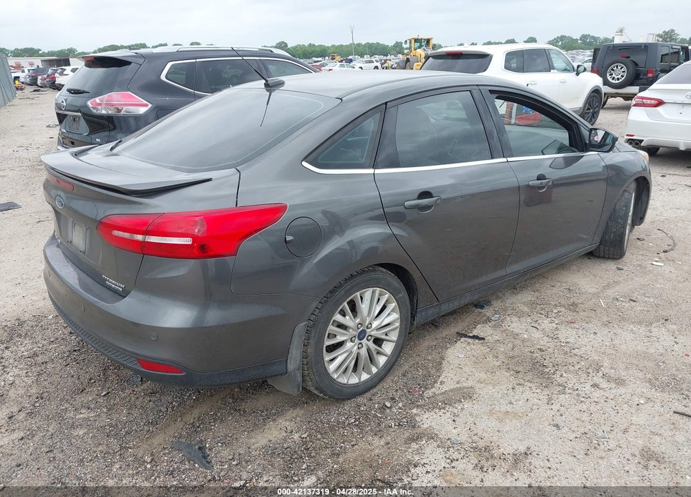 2016 FORD FOCUS VIN: 1FADP3J21GL260145