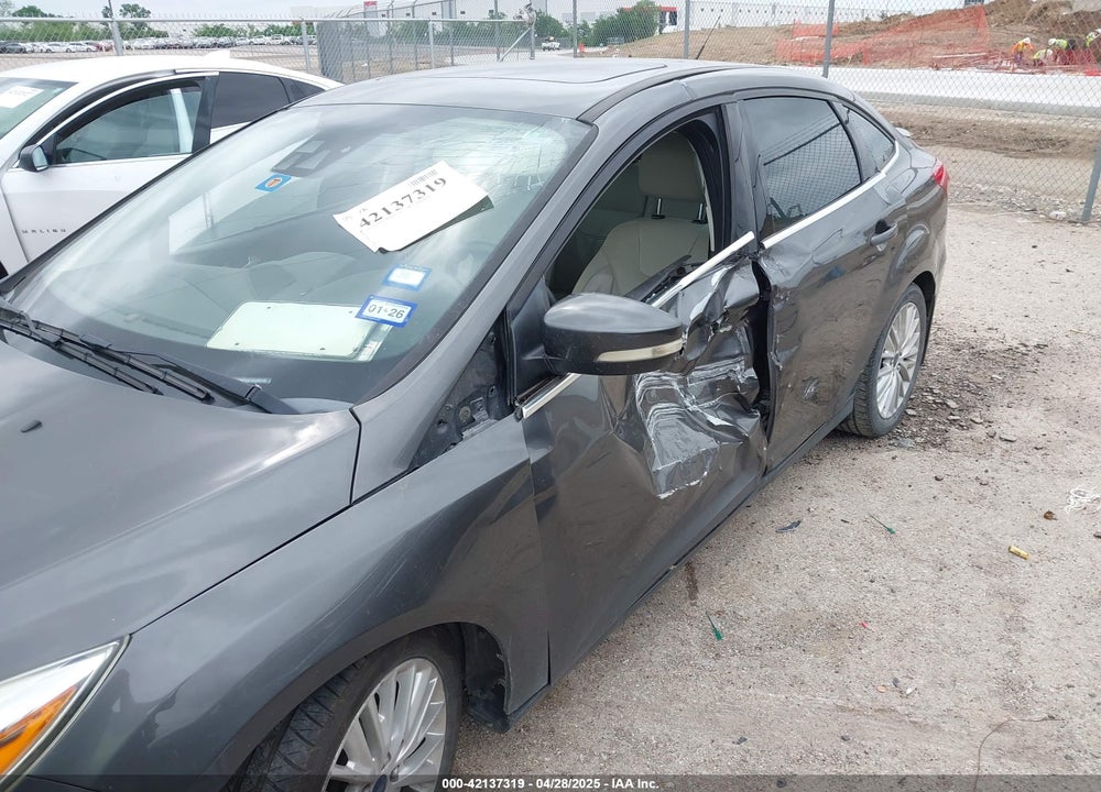 2016 FORD FOCUS VIN: 1FADP3J21GL260145