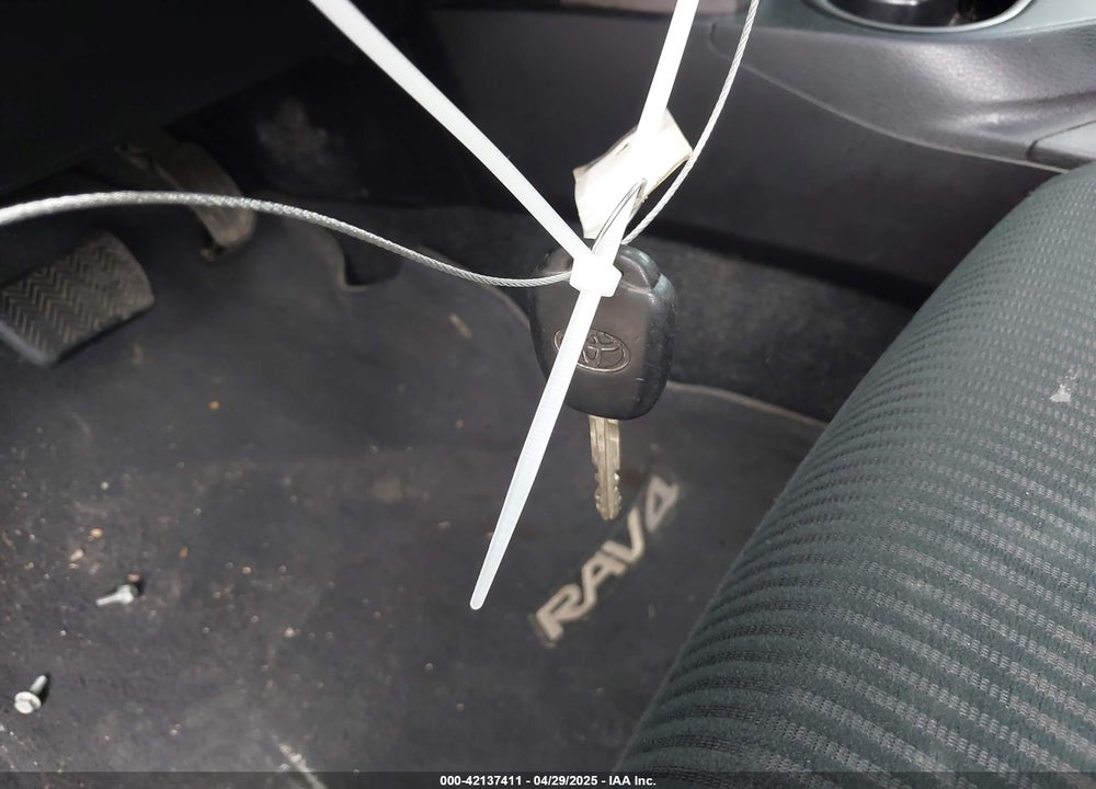 2018 TOYOTA RAV4 VIN: 2T3ZFREV4JW451766