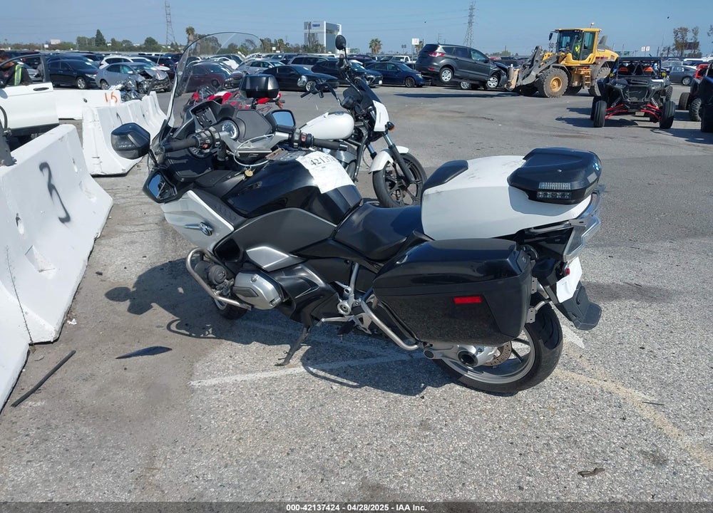 2016 BMW R1200 RT VIN: WB10A1301GZ195575